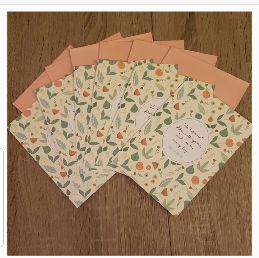 $5 ADD TO BUNDLE!! 6 Pack of Floral Greeting Cards